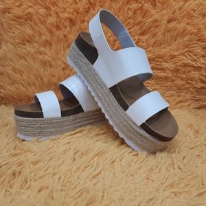 Dirty laundry Peyton Sandals